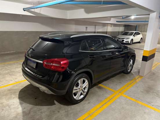 MERCEDES-BENZ-GLA 200-2017