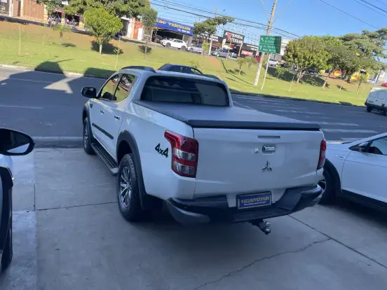 MITSUBISHI-L200 TRITON-2.4 16V TURBO DIESEL SPORT HPE-S CD 4P 4X4 AUTOMÁTICO MITSUBISHI-L200 TRITON-2020
