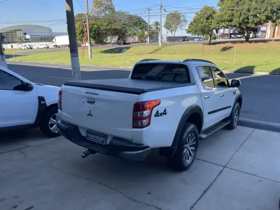 MITSUBISHI-L200 TRITON-2.4 16V TURBO DIESEL SPORT HPE-S CD 4P 4X4 AUTOMÁTICO MITSUBISHI-L200 TRITON-2020