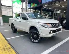 MITSUBISHI L200 TRITON 2.4 16V TURBO DIESEL SPORT GLS CD 4P 4X4 AUTOMÁTICO MITSUBISHI L200 TRITON 2.4 16V TURBO DIESEL SPORT GLS CD 4P 4X4 AUTOMÁTICO