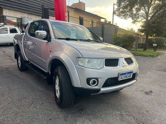 MITSUBISHI-L200 TRITON-3.2 HPE 4X4 CD 16V TURBO INTERCOOLER DIESEL 4P AUTOMÁTICO MITSUBISHI-L200 TRITON-2013