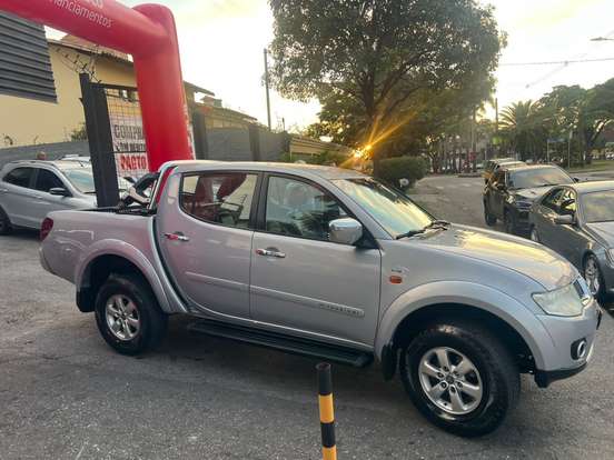 MITSUBISHI-L200 TRITON-2013