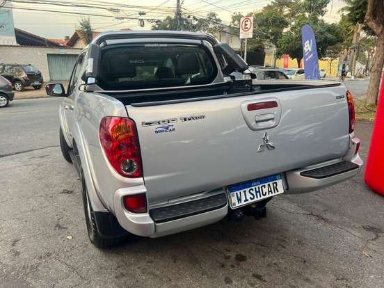 MITSUBISHI-L200 TRITON-3.2 HPE 4X4 CD 16V TURBO INTERCOOLER DIESEL 4P AUTOMÁTICO MITSUBISHI-L200 TRITON-2013