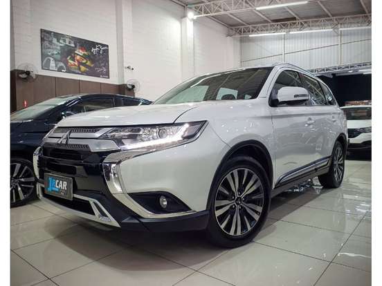 MITSUBISHI-OUTLANDER-2021