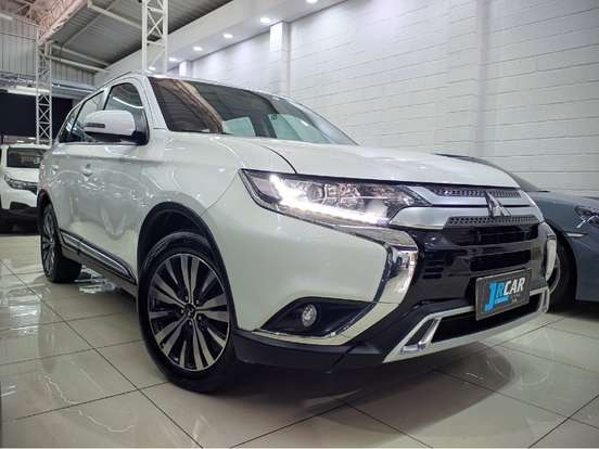 MITSUBISHI-OUTLANDER-2021