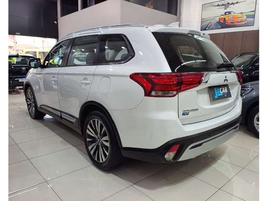 MITSUBISHI-OUTLANDER-2.0 MIVEC GASOLINA HPE AUTOMÁTICO MITSUBISHI-OUTLANDER-2021