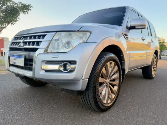 MITSUBISHI PAJERO FULL 3.2 HPE 4X4 16V TURBO INTERCOOLER DIESEL 4P AUTOMÁTICO MITSUBISHI PAJERO FULL 3.2 HPE 4X4 16V TURBO INTERCOOLER DIESEL 4P AUTOMÁTICO