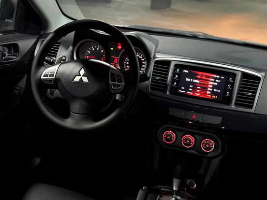 MITSUBISHI-LANCER-2.0 HL 16V GASOLINA 4P AUTOMÁTICO MITSUBISHI-LANCER-2016