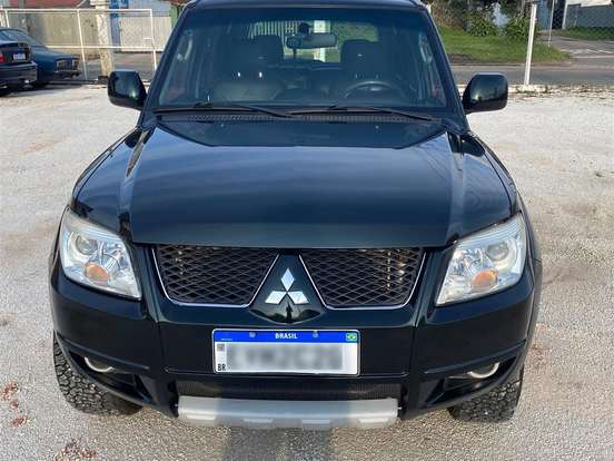 MITSUBISHI-PAJERO TR4-2.0 4X4 16V 140CV FLEX 4P AUTOMÁTICO MITSUBISHI-PAJERO TR4-2011