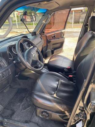 MITSUBISHI-PAJERO TR4-2011