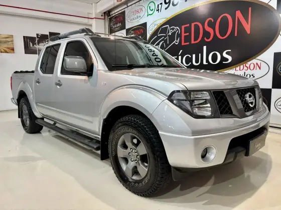 NISSAN FRONTIER 2.5 LE ATTACK 4X4 CD TURBO ELETRONIC DIESEL 4P AUTOMÁTICO