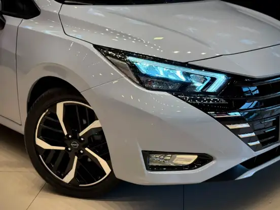 NISSAN-VERSA-2023