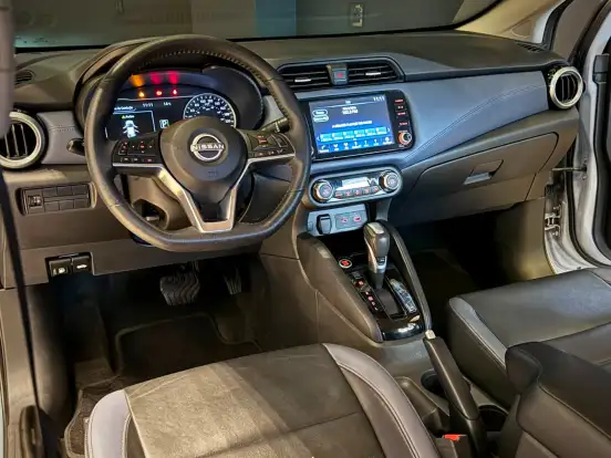 NISSAN-VERSA-2023