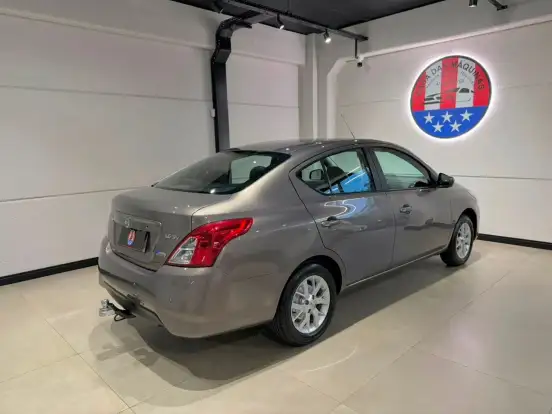 NISSAN-VERSA-2018