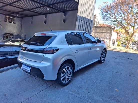 PEUGEOT-208-2021