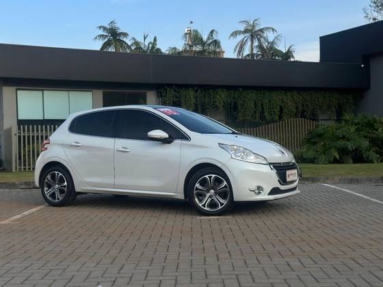 PEUGEOT 208 1.6 GRIFFE 16V FLEX 4P AUTOMÁTICO
