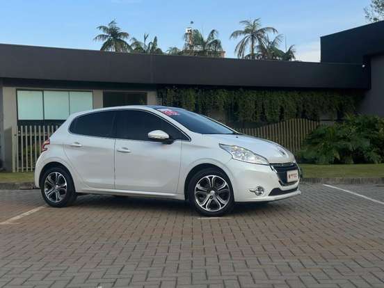 PEUGEOT-208-2014