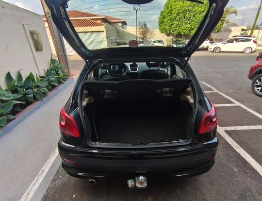 PEUGEOT-207-2010