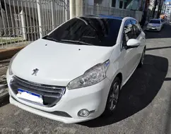 PEUGEOT 208 1.6 GRIFFE 16V FLEX 4P AUTOMÁTICO PEUGEOT 208 1.6 GRIFFE 16V FLEX 4P AUTOMÁTICO