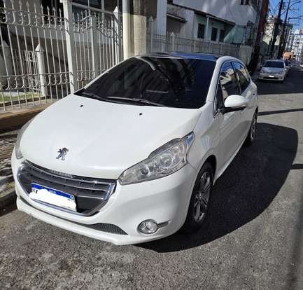 PEUGEOT-208-2014