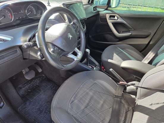 PEUGEOT-208-2014