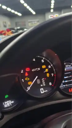 PORSCHE-MACAN-2023