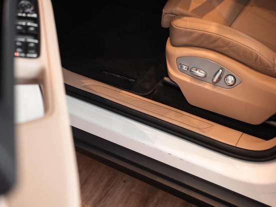 PORSCHE-MACAN-2022
