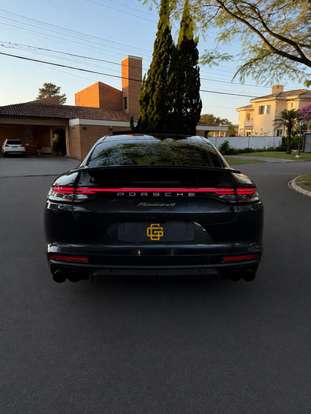 PORSCHE-PANAMERA-2023