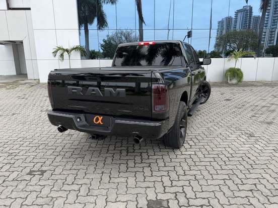 RAM-CLASSIC-5.7 V8 GASOLINA LARAMIE CD 4X4 AUTOMÁTICO RAM-CLASSIC-2022