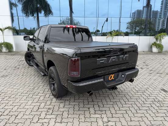 RAM-CLASSIC-5.7 V8 GASOLINA LARAMIE CD 4X4 AUTOMÁTICO RAM-CLASSIC-2022