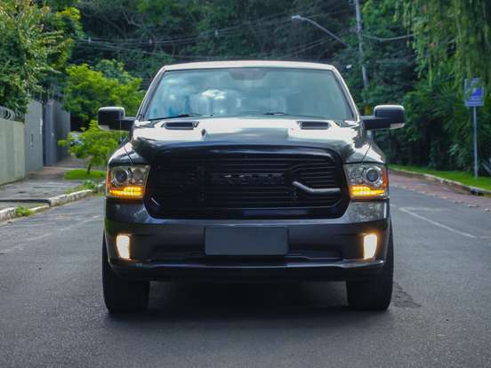 RAM-CLASSIC-5.7 V8 GASOLINA LARAMIE NIGHT EDITION CD 4X4 AUTOMÁTICO RAM-CLASSIC-2022