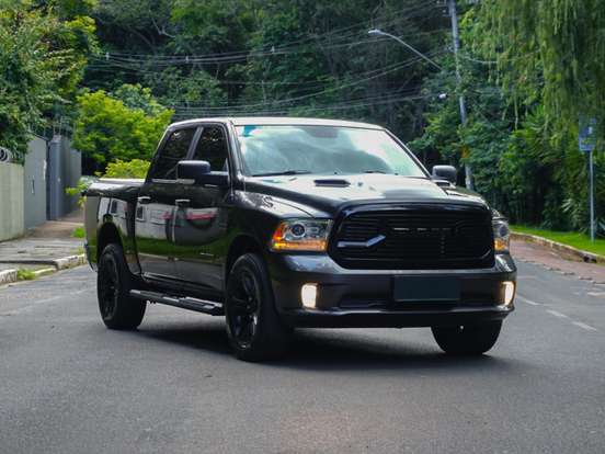 RAM-CLASSIC-5.7 V8 GASOLINA LARAMIE NIGHT EDITION CD 4X4 AUTOMÁTICO RAM-CLASSIC-2022