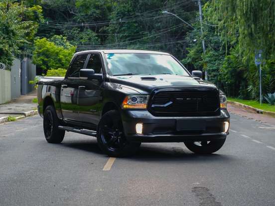 RAM-CLASSIC-5.7 V8 GASOLINA LARAMIE NIGHT EDITION CD 4X4 AUTOMÁTICO RAM-CLASSIC-2022