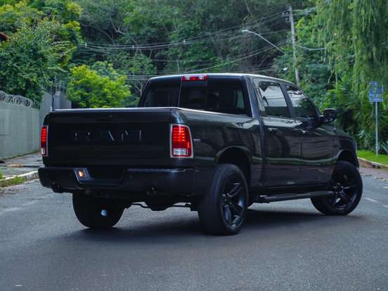 RAM-CLASSIC-5.7 V8 GASOLINA LARAMIE NIGHT EDITION CD 4X4 AUTOMÁTICO RAM-CLASSIC-2022