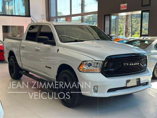 RAM-CLASSIC-5.7 V8 GASOLINA LARAMIE NIGHT EDITION CD 4X4 AUTOMÁTICO RAM-CLASSIC-2023