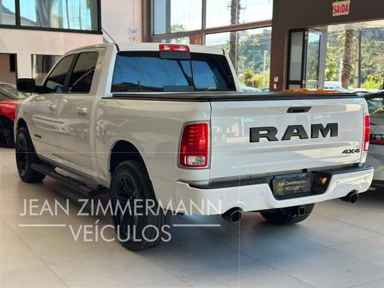 RAM-CLASSIC-5.7 V8 GASOLINA LARAMIE NIGHT EDITION CD 4X4 AUTOMÁTICO RAM-CLASSIC-2023