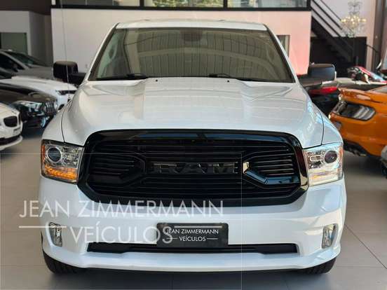 RAM-CLASSIC-5.7 V8 GASOLINA LARAMIE NIGHT EDITION CD 4X4 AUTOMÁTICO RAM-CLASSIC-2023