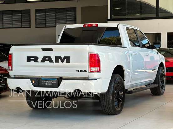 RAM-CLASSIC-5.7 V8 GASOLINA LARAMIE NIGHT EDITION CD 4X4 AUTOMÁTICO RAM-CLASSIC-2023