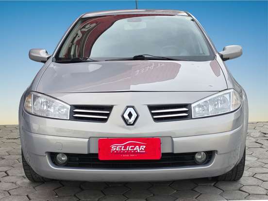 RENAULT-MEGANE-2.0 DYNAMIQUE SEDAN 16V GASOLINA 4P AUTOMÁTICO RENAULT-MEGANE-2010