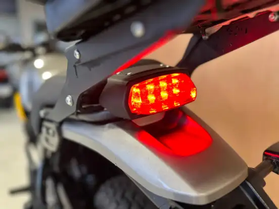 ROYAL ENFIELD-HIMALAYAN-2023