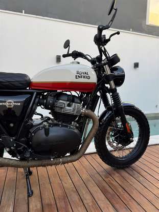 ROYAL ENFIELD-INTERCEPTOR-2023