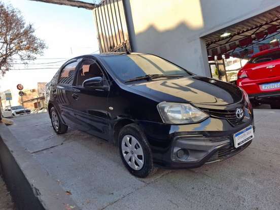 TOYOTA-ETIOS-2017