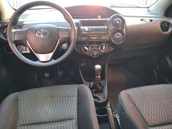 TOYOTA-ETIOS-2017