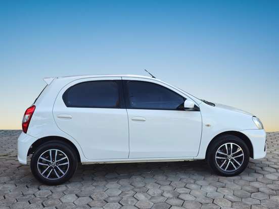 TOYOTA-ETIOS-1.5 XS 16V FLEX 4P MANUAL TOYOTA-ETIOS-2017
