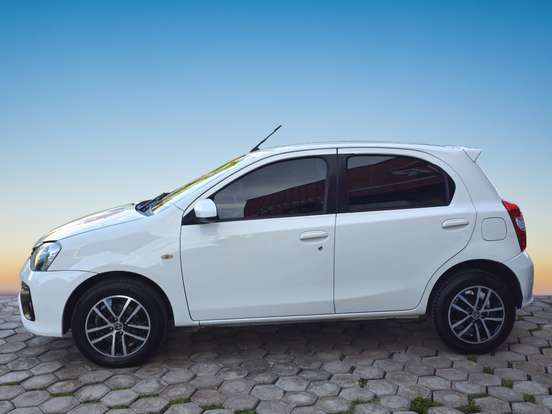 TOYOTA-ETIOS-1.5 XS 16V FLEX 4P MANUAL TOYOTA-ETIOS-2017