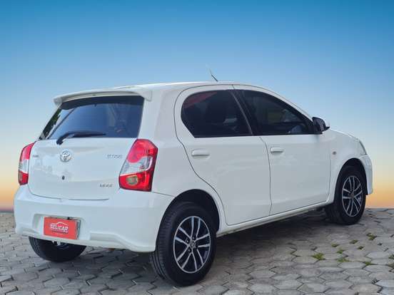 TOYOTA-ETIOS-2017