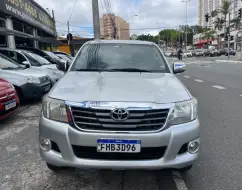 TOYOTA HILUX 2.7 SRV 4X4 CD 16V FLEX 4P AUTOMÁTICO TOYOTA HILUX 2.7 SRV 4X4 CD 16V FLEX 4P AUTOMÁTICO