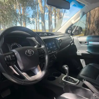 TOYOTA-HILUX-2023