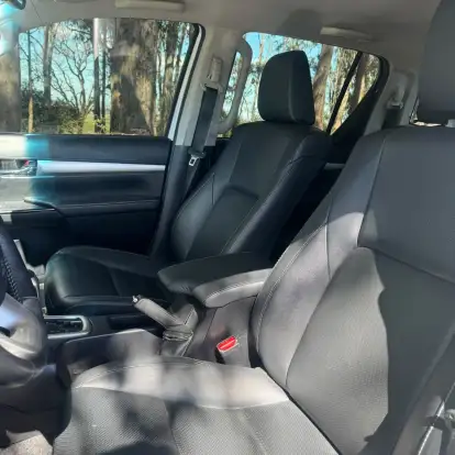TOYOTA-HILUX-2023