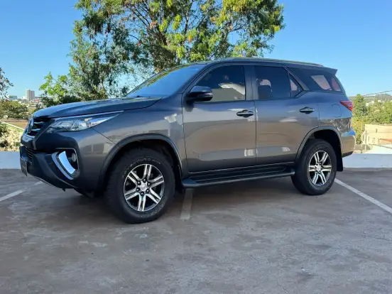 TOYOTA-HILUX SW4-2.7 SR 4X2 16V FLEX 4P AUTOMÁTICO TOYOTA-HILUX SW4-2017